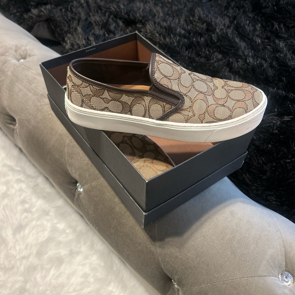 Women’s slip on shoes true to size 8.5